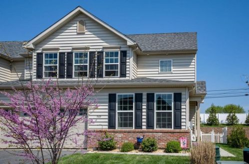 969 Spring White Dr, Breinigsville, PA 18031-1790