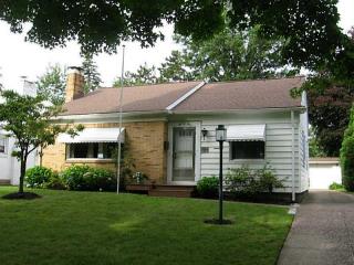 504 Colorado Dr, Erie, PA 16505-2244