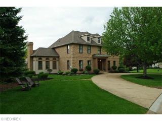 5671 Brownstone Cir, Canton, OH 44718-3723