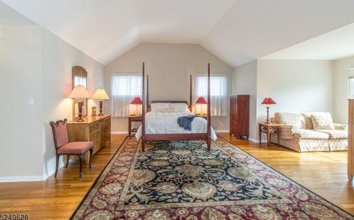 11 Autumn Dr, Scotch Plains NJ  07076-2431 exterior