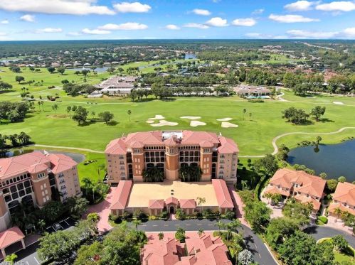 560 El Camino Real, Naples, FL 34119-4785