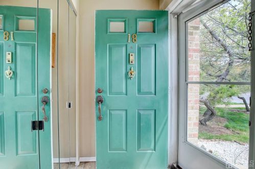 18 Cloister Ct, Old Bridge NJ  08857-3205 exterior