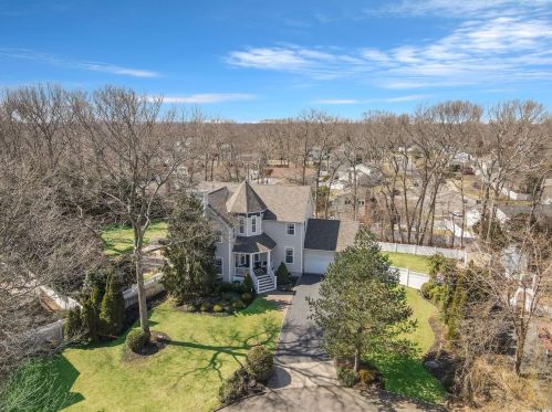 10 Chapel Hill Rd, Lake Grove, NY 11755-2469