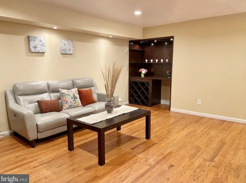 15 Trumbull Ct, Princeton NJ  08540-7060 exterior