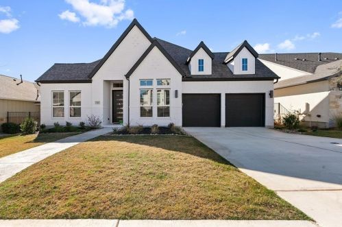 121 Santa Maria St, Georgetown, TX 78628-7081