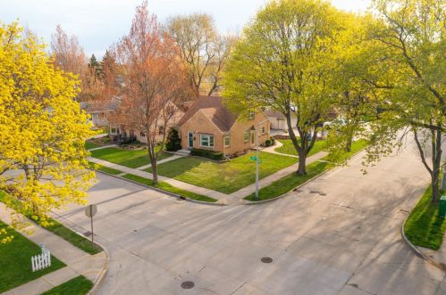 2403 81, Milwaukee WI 53213-1012 exterior