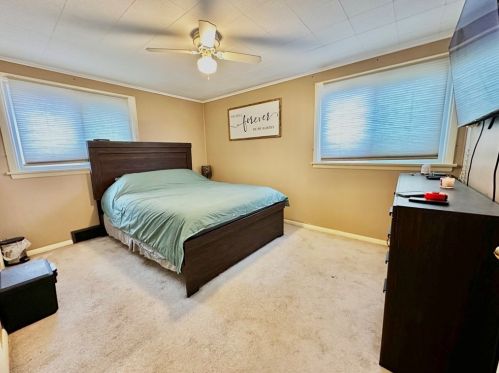 1069 Old Youngstown Rd, New Castle PA  16101-8731 exterior