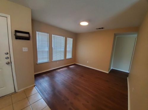 491 Whispering Hollow Dr, Uhland, TX 78640-4661