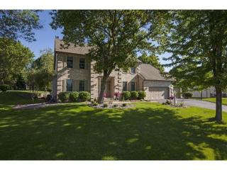 8421 Emerald Ln, Saint Paul, MN 55125-3372