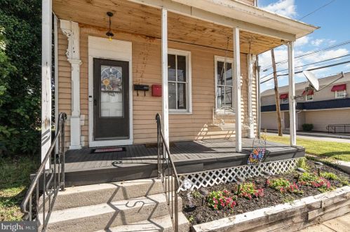 296 2nd St, Highspire PA  17034-1555 exterior