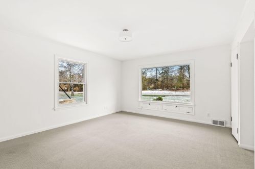 7705 Lake Dr, Milwaukee WI  53217-2910 exterior