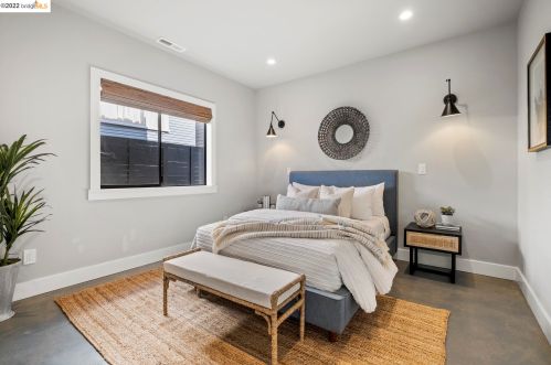 1077 57th St, Oakland CA  94608-2744 exterior