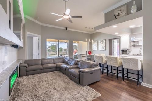 8506 Deimille Ct, Naples FL  34114-2712 exterior