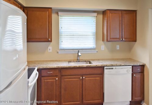 22 Phillips Rd, Bricktown NJ  08724-2441 exterior