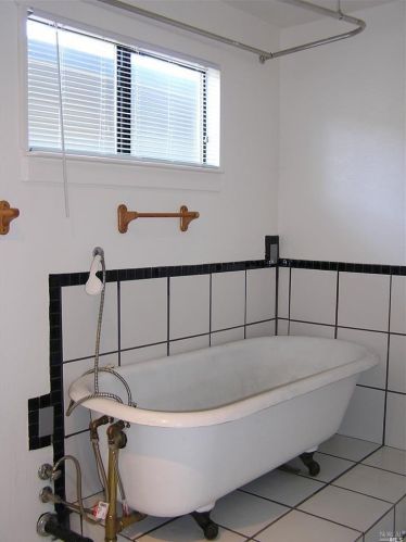 344 Washington Ave, Ukiah CA  95482-6323 exterior