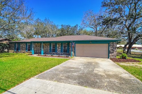 3250 Las Brisas Dr, Pensacola, FL 32526-2828