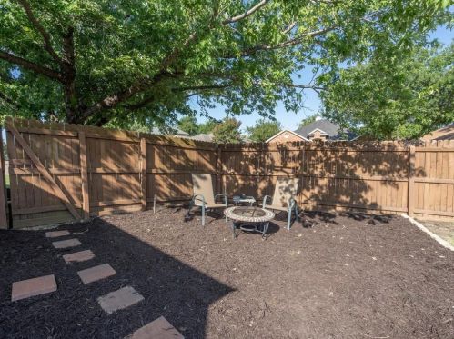 1100 Prospect Dr, Lewisville TX  75028-2548 exterior