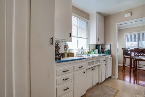 70 Roycroft Ave, Long Beach CA  90814-1822 exterior