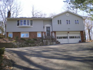 4 Laurel Hill Rd, Center Port NY  11721-1719 exterior