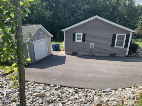 8 Cypress Rd, Uncasville CT  06382-1420 exterior