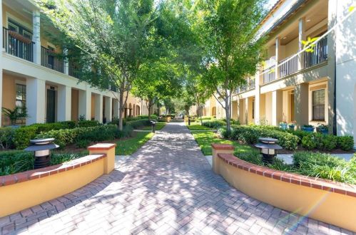 1802 Sipes Aly, Orlando, FL 32814-6372