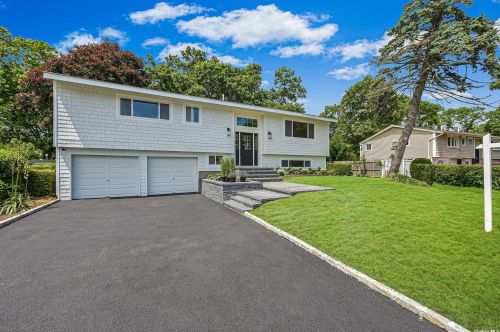 34 Corsa St, Huntington Station, NY 11746-6623