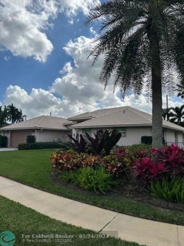 9000 Cypress Hollow Dr, West Palm Beach, FL 33418-4522