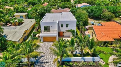 855 4th Ave, Boca Raton, FL 33432-2548