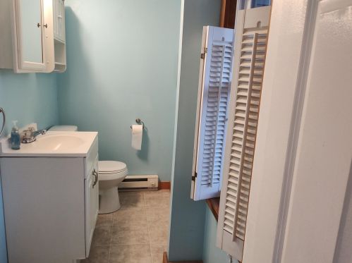 1273 1 Nh Tpke, Northwood NH  03261-3408 exterior