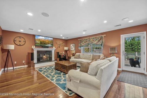 99 Leonard Ave, Leonardo NJ  07737-1538 exterior