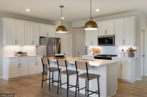 11285 Brookview Rd, Saint Paul, MN 55129-9241