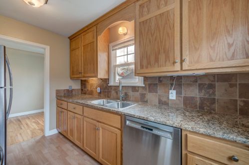 1035 Chippewa Ave, Saint Paul, MN 55118-1040
