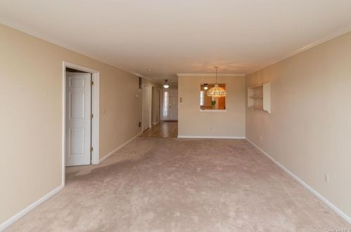 9 Magnolia Ln, Warwick NY  10990-3850 exterior