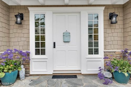 820 Mandalay Bch Rd, Oxnard CA 93035-1078 exterior