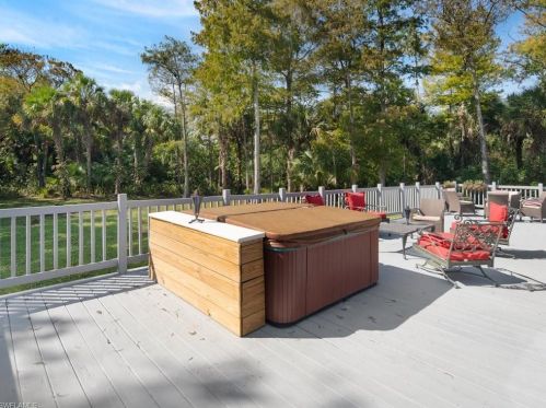 2511 6th St, Naples FL  34120-4305 exterior