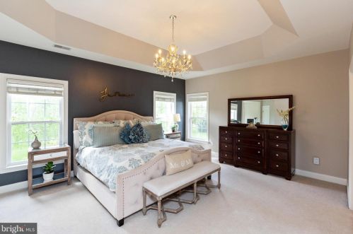 19277 Crk Fld Cir, Leesburg VA  20176-1621 exterior