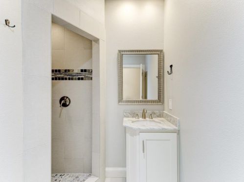 2521 Benbrook Blvd, Fort Worth TX  76109-2335 exterior