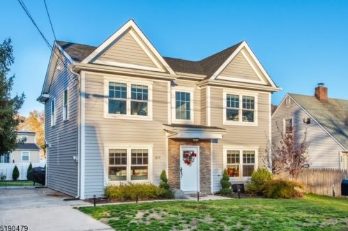 1149 Briarcliff Dr, Rahway NJ  07065-1935 exterior