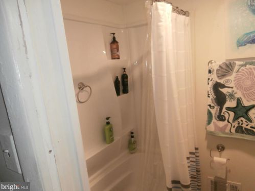 52 Randall Ave, Trenton NJ  08611-3106 exterior