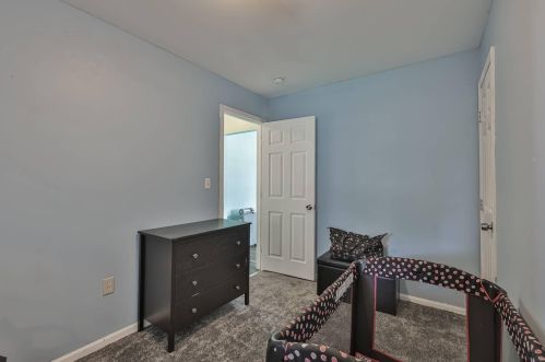 7404 Dixie Hwy, Florence KY  41042-2515 exterior