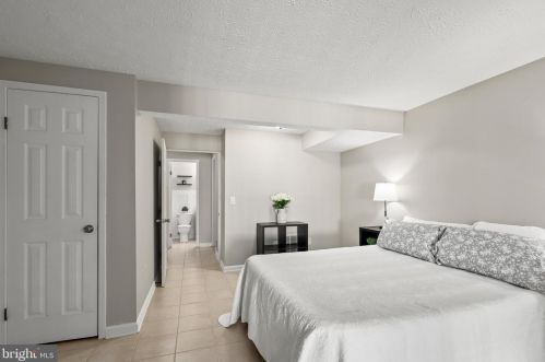 1937 Belmont Ridge Ct, Herndon VA  20191-5446 exterior