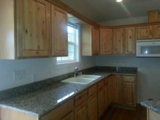 4261 Division Ave, Bremerton, WA 98312-5046