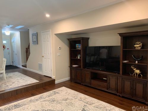 188 Applegate Ln, East Brunswick NJ  08816-5017 exterior