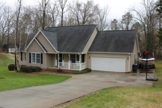 712 Sunny Shore Ln, Anderson, SC 29621-3445