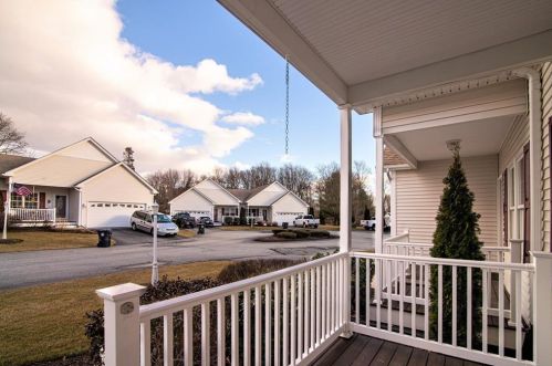 4 Asylum Rd, Providence, RI 02904-3053