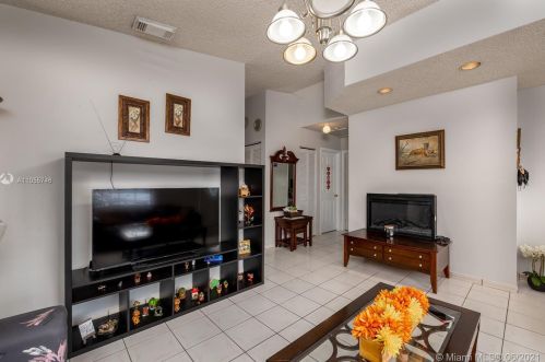 3153 70th Ter, Hialeah FL  33018-5272 exterior