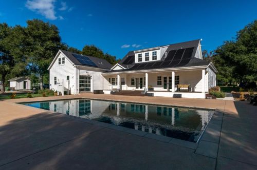 10555 Watsonville Rd, Gilroy CA  95020-9433 exterior