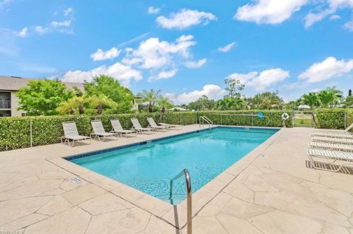 5697 Rattlesnake Hammock Rd, Naples FL  34113-8105 exterior