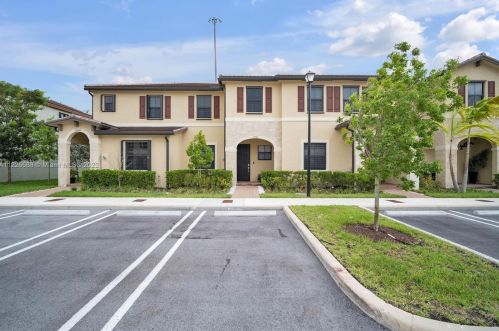 10561 32nd Ln, Hialeah, FL 33018-1703