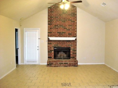 318 Nita Ln, Euless TX  76040-4161 exterior
